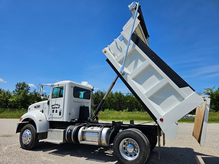 2012-peterbilt-382-image-29