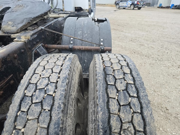 2007-peterbilt-379-image-81