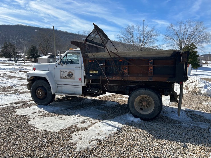 1984-ford-f700-image-8