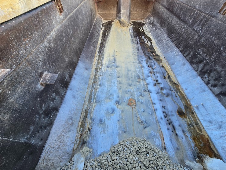 1999-peterbilt-330-image-72