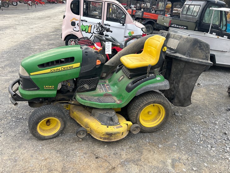 john-deere-la140-image-1