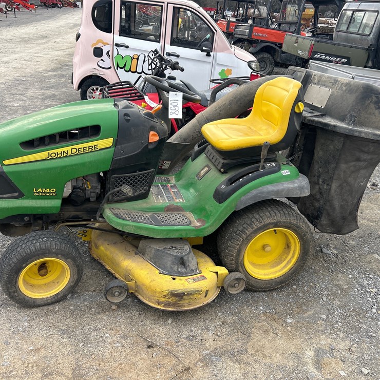 JOHN DEERE LA140