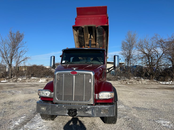 2015-peterbilt-567-image-65