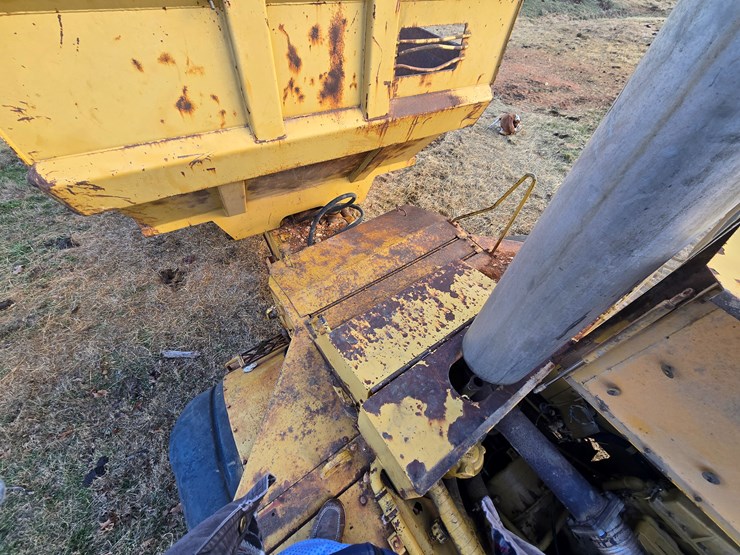 caterpillar-d25c-image-45