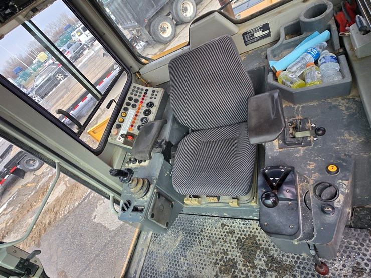 2004-deere-655c-image-54