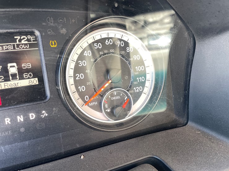 2016-dodge-2500-image-11