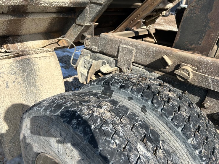 1984-ford-f700-image-58