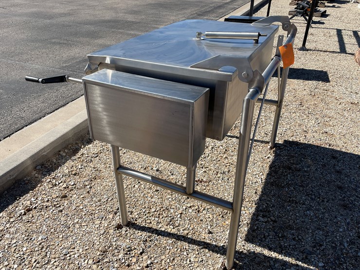 #3190-•-tilt-kettle-image-4