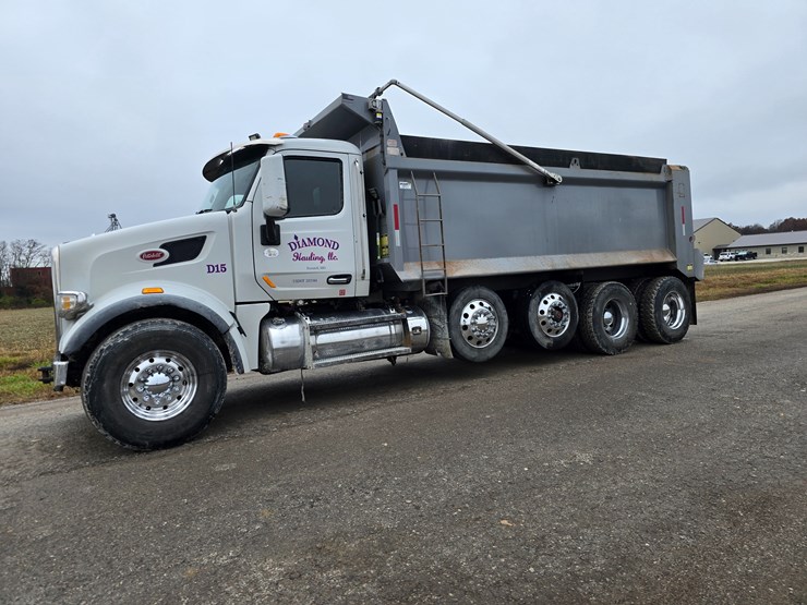 2020-peterbilt-567-image-8