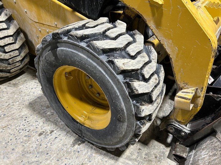 caterpillar-272c-image-12