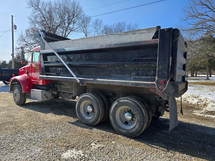 1999-peterbilt-330-image-7