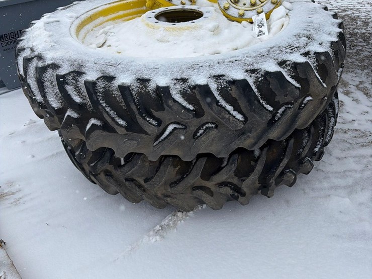 john-deere-10-image-1