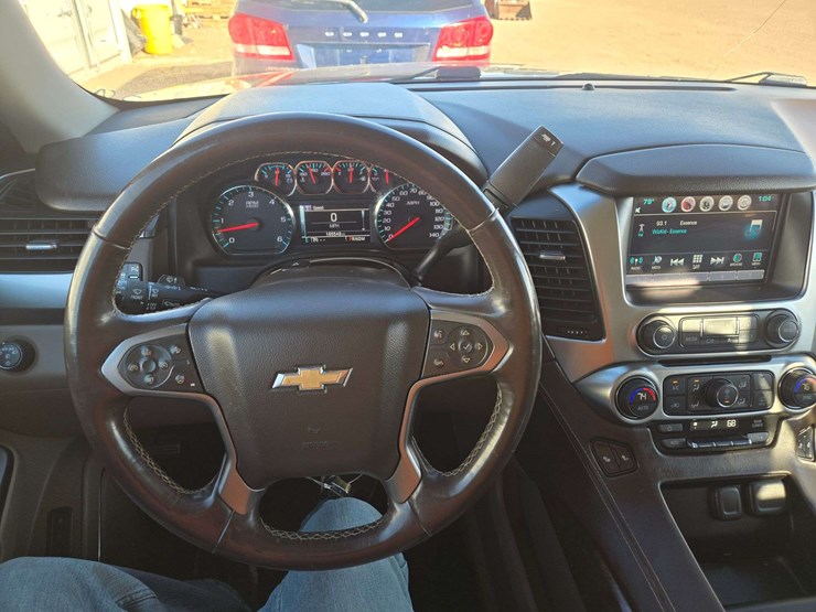 2016-chevrolet-tahoe-lt-image-14