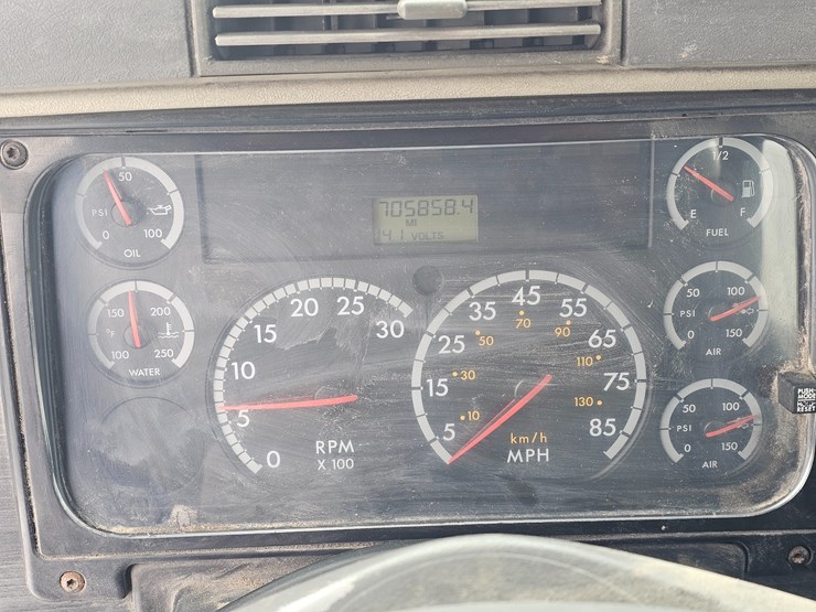 2007-freightliner-columbia-120-image-64