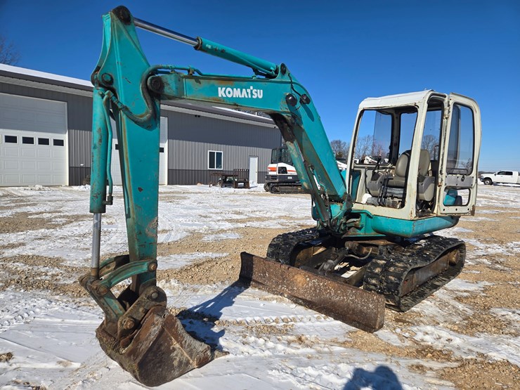 komatsu-pc40-image-1