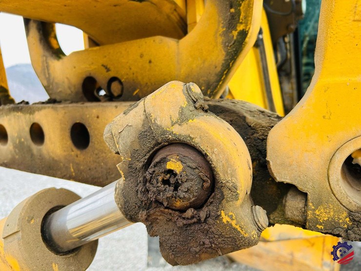 2003-volvo-g710b-image-79