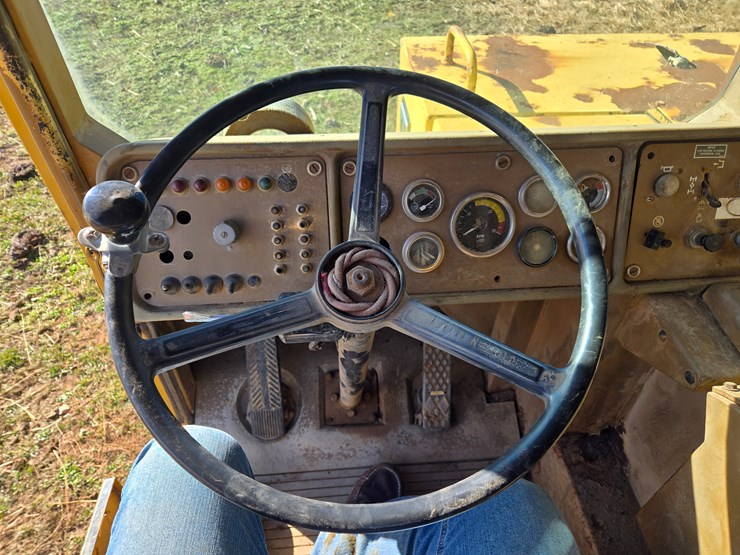 caterpillar-d25c-image-57