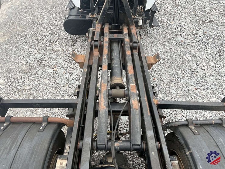 2004-ford-f650-image-34