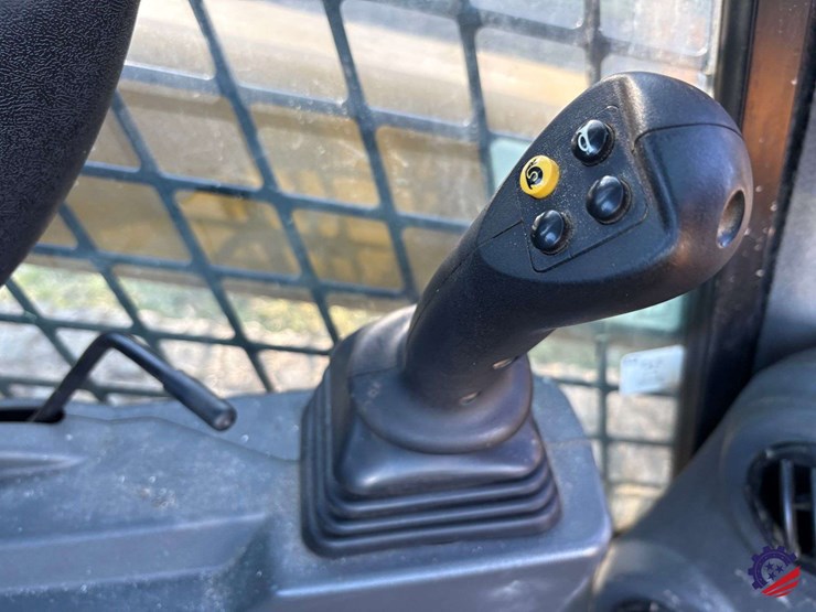 2020-caterpillar-289d3-image-50