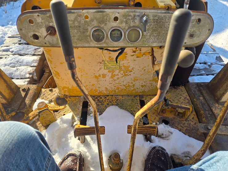 caterpillar-d6b-image-38