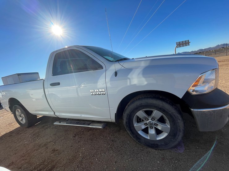 2016-dodge-1500-image-4