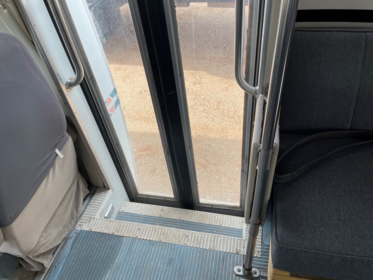 1998-ford-e350-image-21