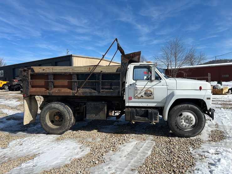 1984-ford-f700-image-15