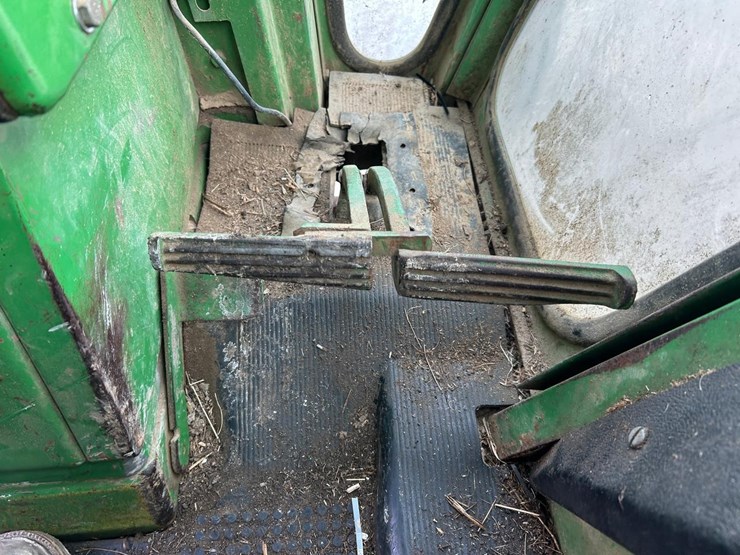 john-deere-4320-image-22