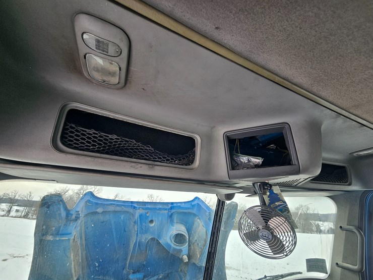 2007-freightliner-columbia-120-image-68