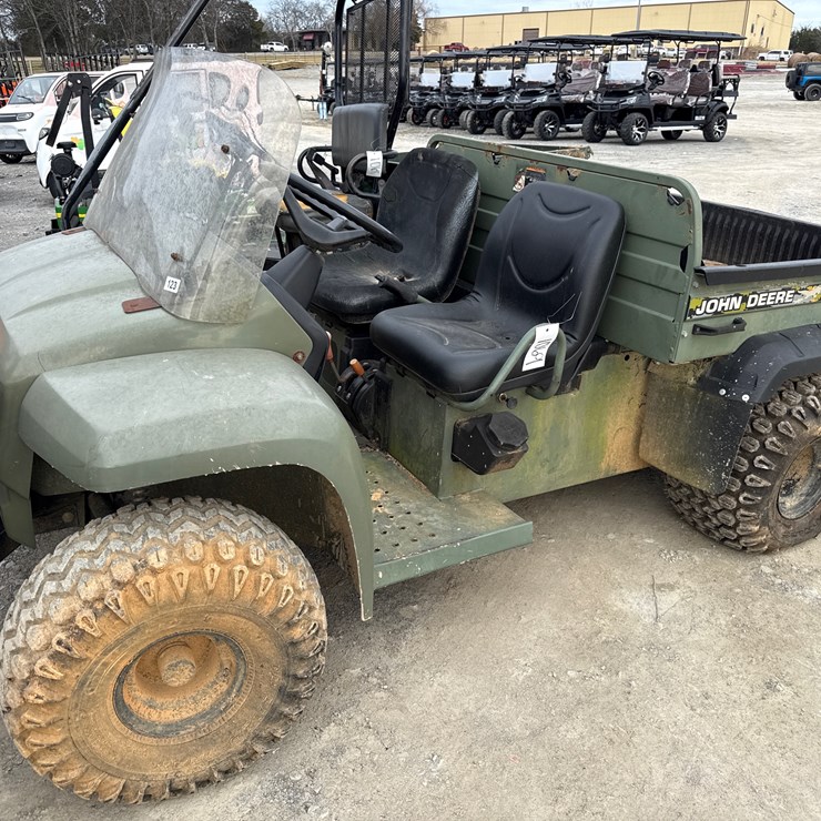 JOHN DEERE GATOR