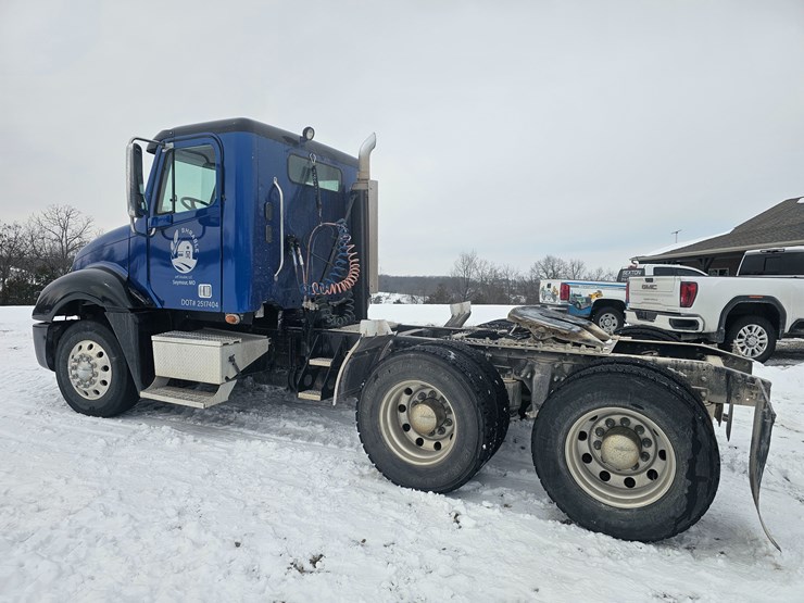 2007-freightliner-columbia-120-image-10