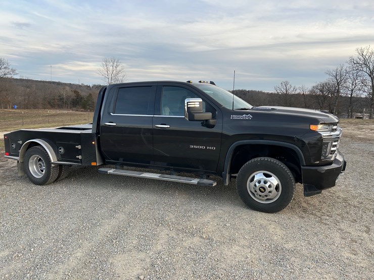 2021-chevrolet-silverado-3500-image-24