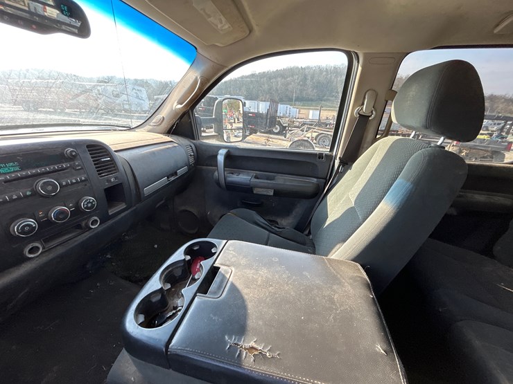 2008-chevrolet-3500-image-11