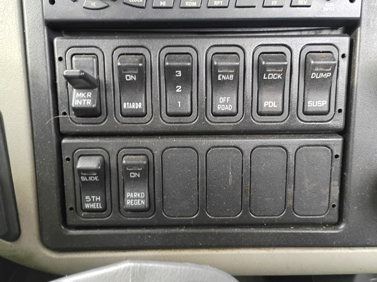 2011-international-transtar-8600-image-48