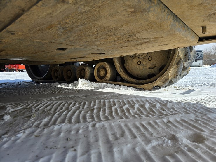 2003-challenger-mt855-image-62