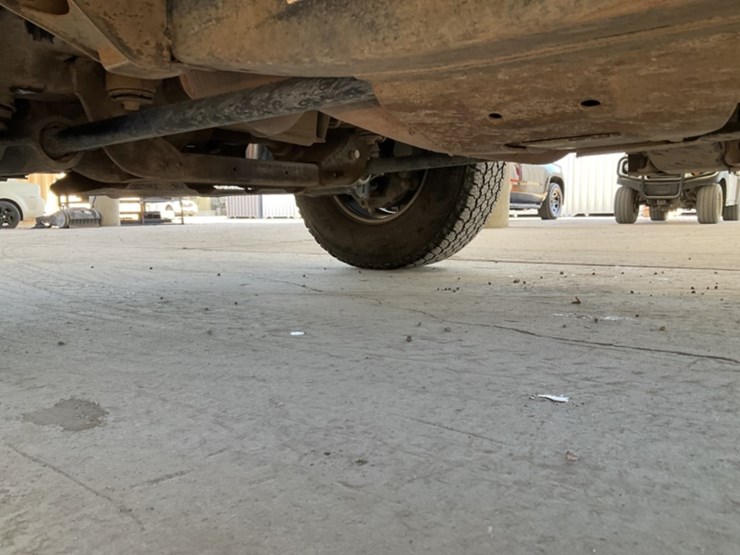 2014-chevrolet-silverado-2500-image-26