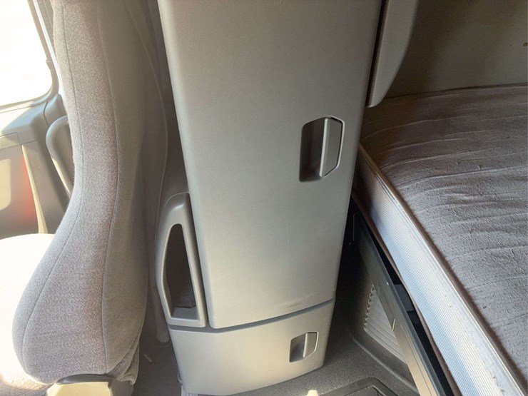 2019-volvo-volvo-vnl-tandem-axle-dual-conventional-new-generation-tractor-truck-image-30