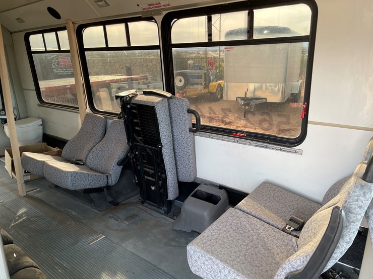 2009-ford-e350-image-18