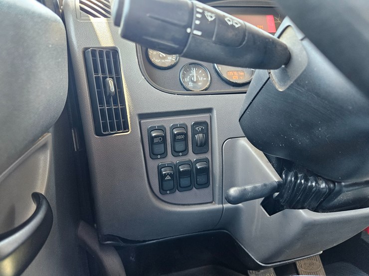 2012-peterbilt-382-image-89