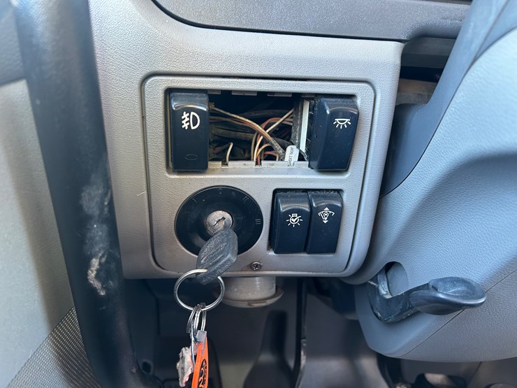 2015-peterbilt-567-image-144