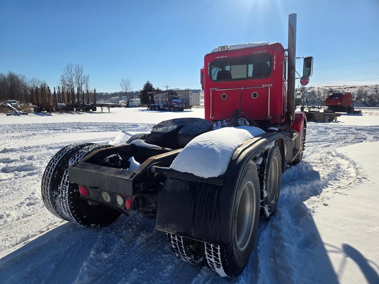 1996-peterbilt-385-image-18