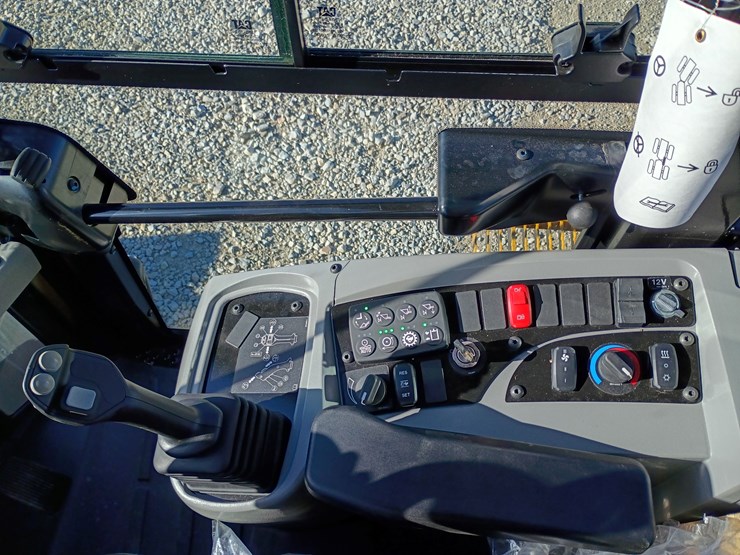 2023-caterpillar-910-image-41