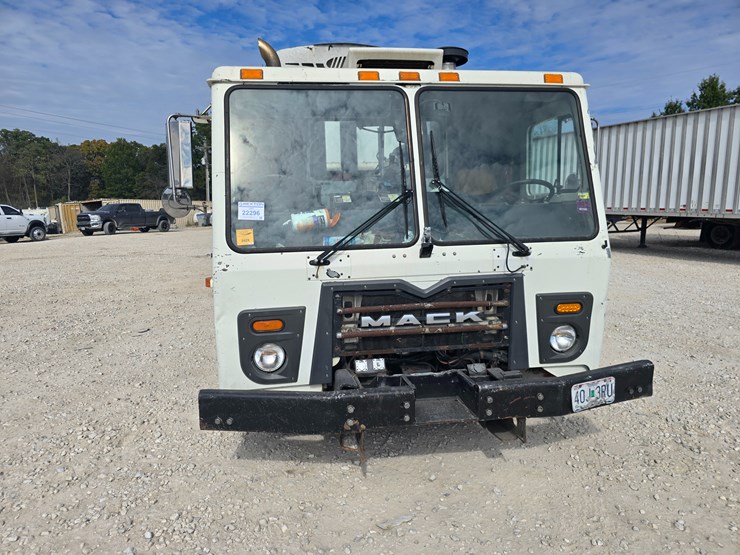 2008-mack-leu613-image-43