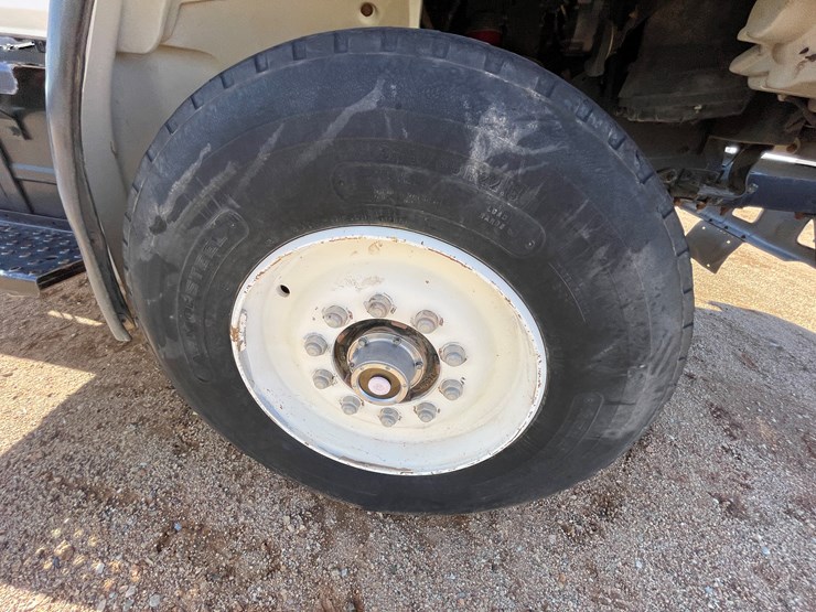 1996-freightliner-fl80-image-146