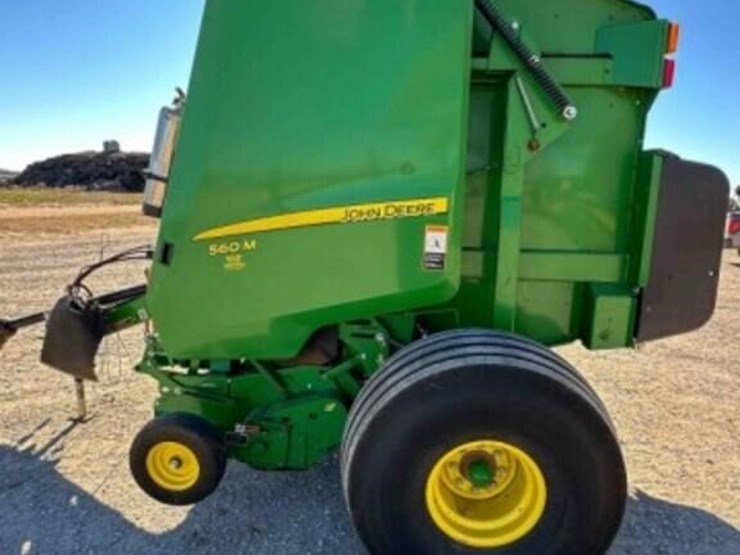 2020-john-deere-560m-image-7
