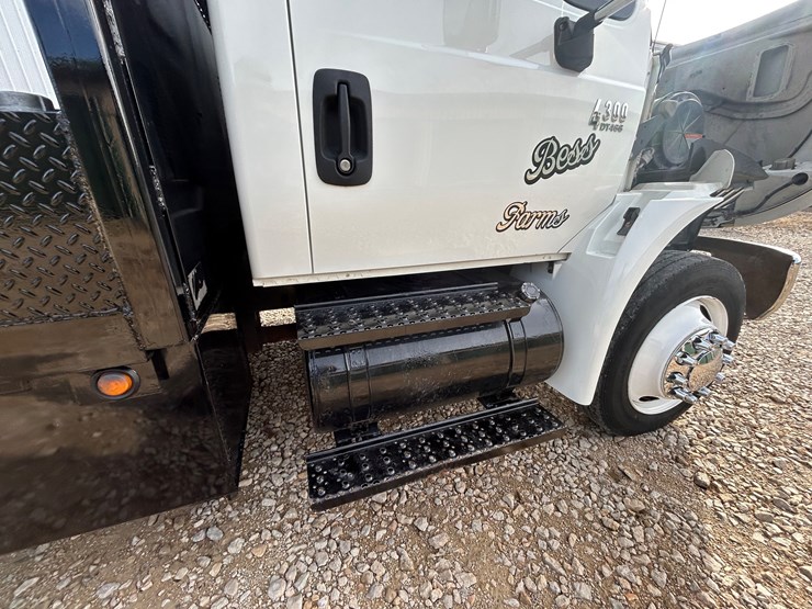 2007-international-durastar-4300-image-58