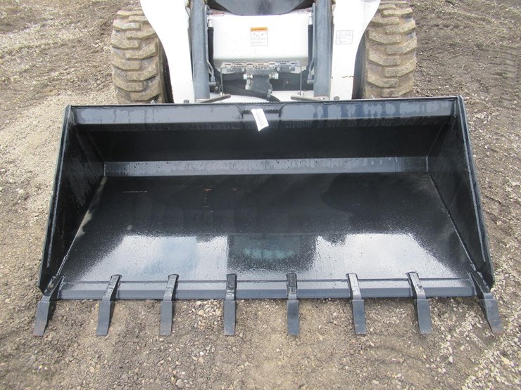 wildcat-80"-skid-steer-tooth-bucket-image-2