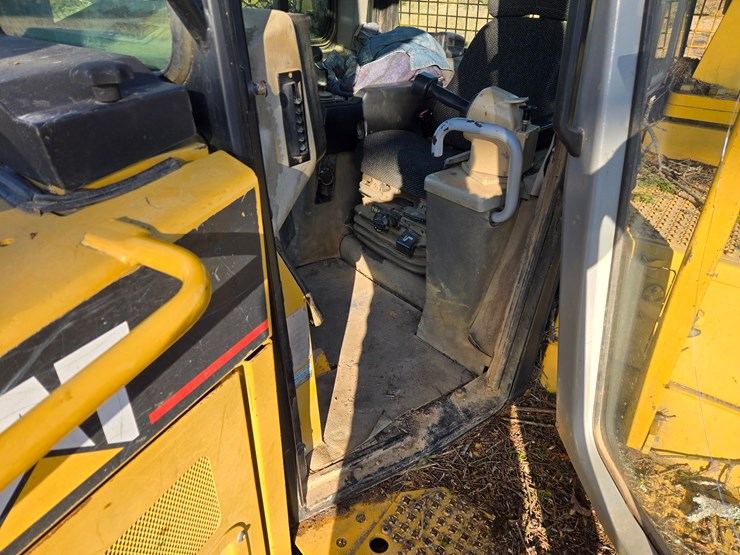 2002-caterpillar-d6r-image-34