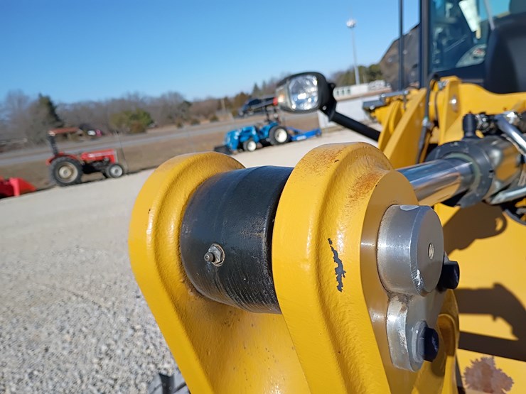 2023-caterpillar-910-image-57