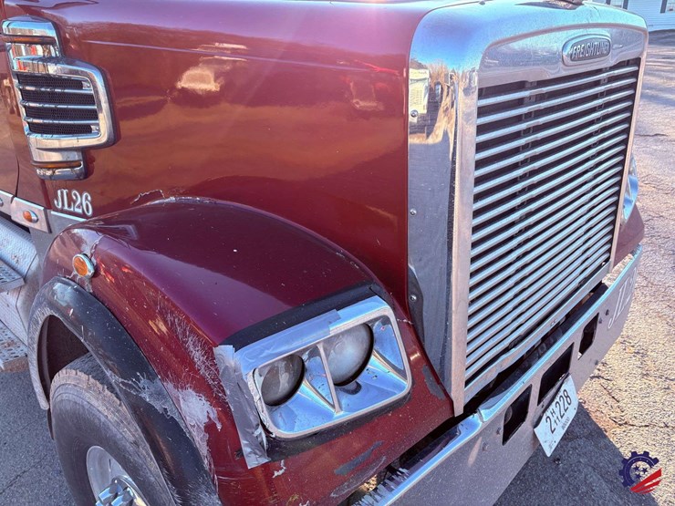 2018-freightliner-sd122-tri-axle-dump-truck-image-15